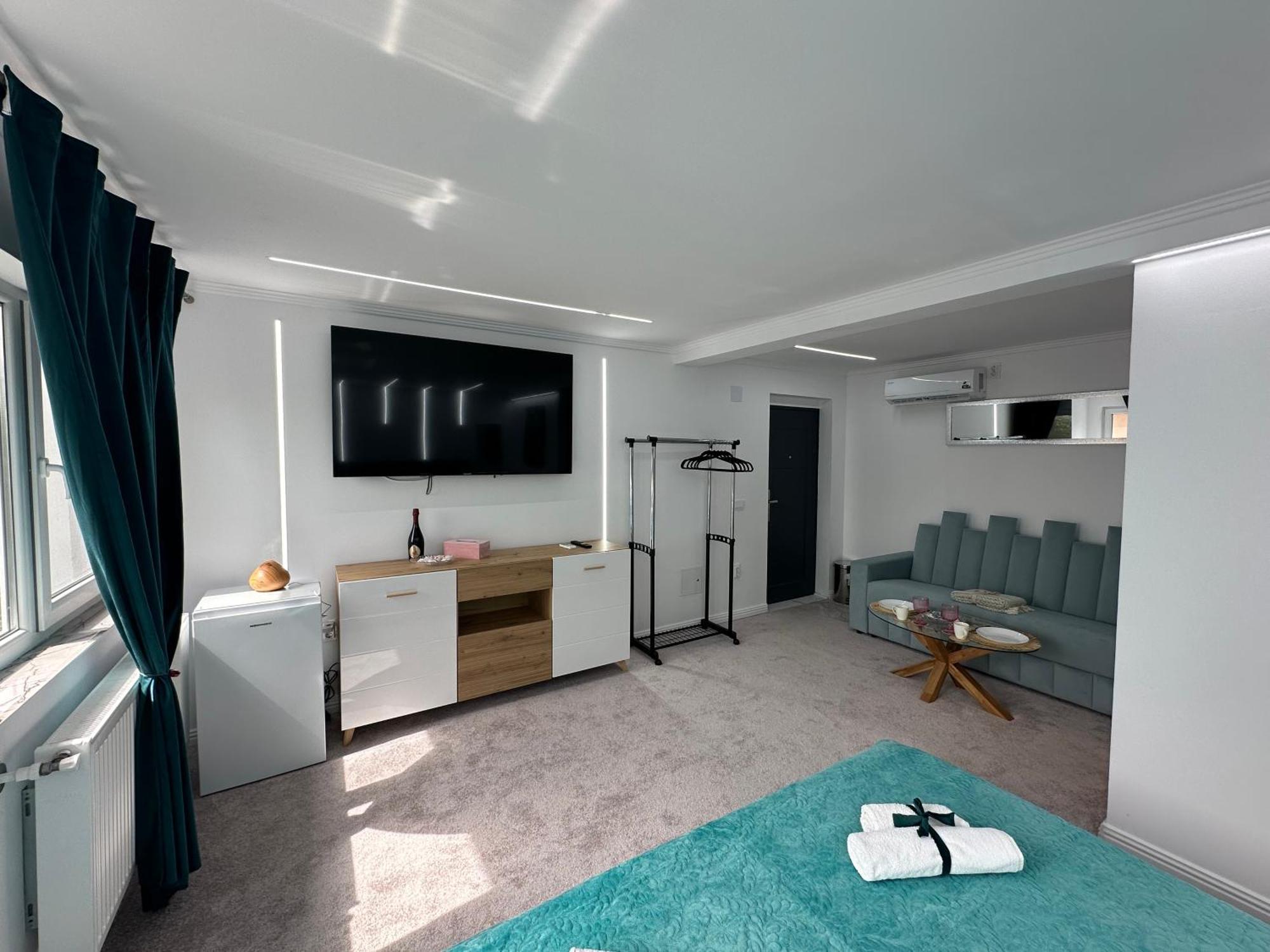 Elegant Escape Central Studio Craiova Exterior photo