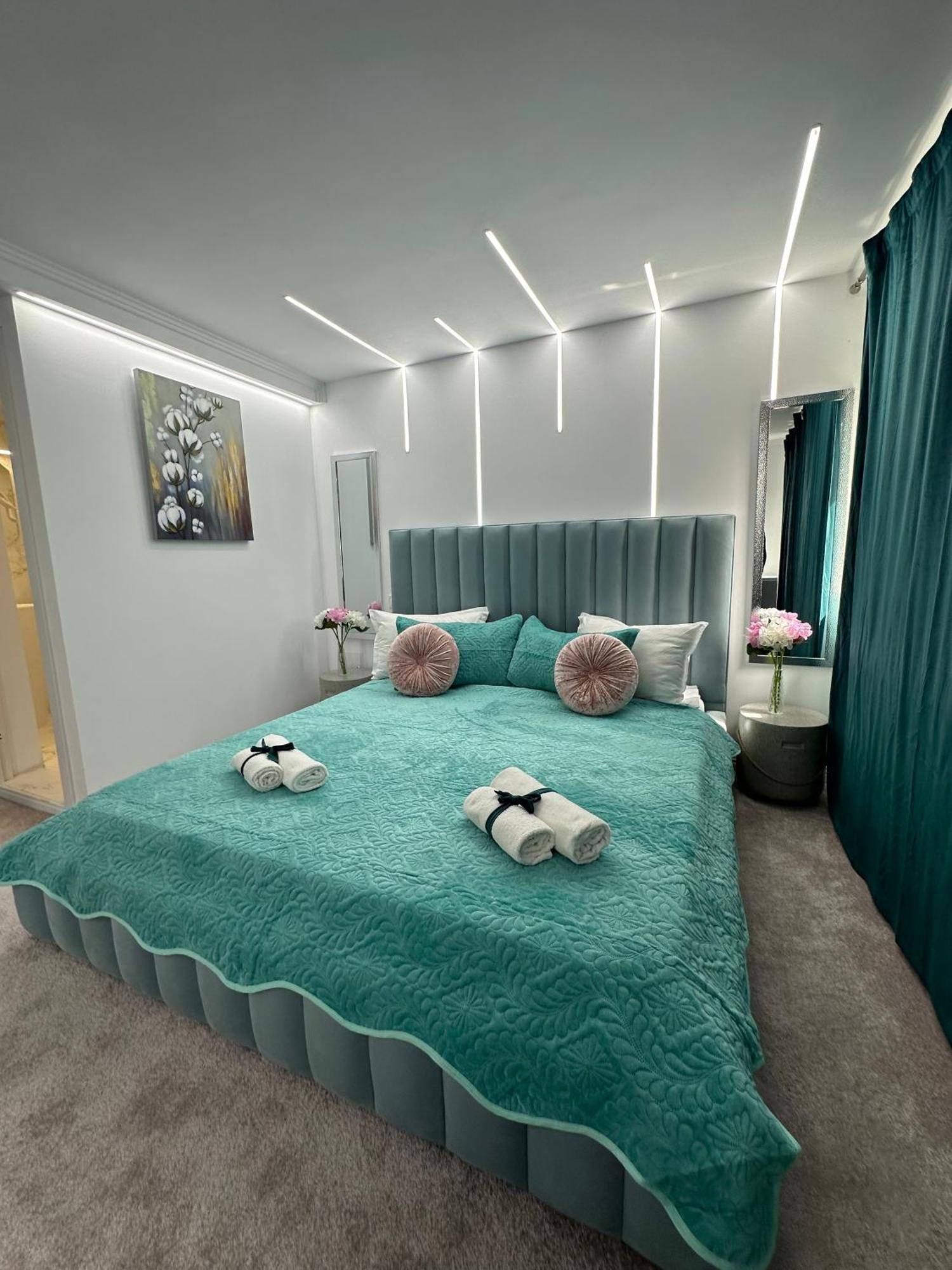 Elegant Escape Central Studio Craiova Exterior photo