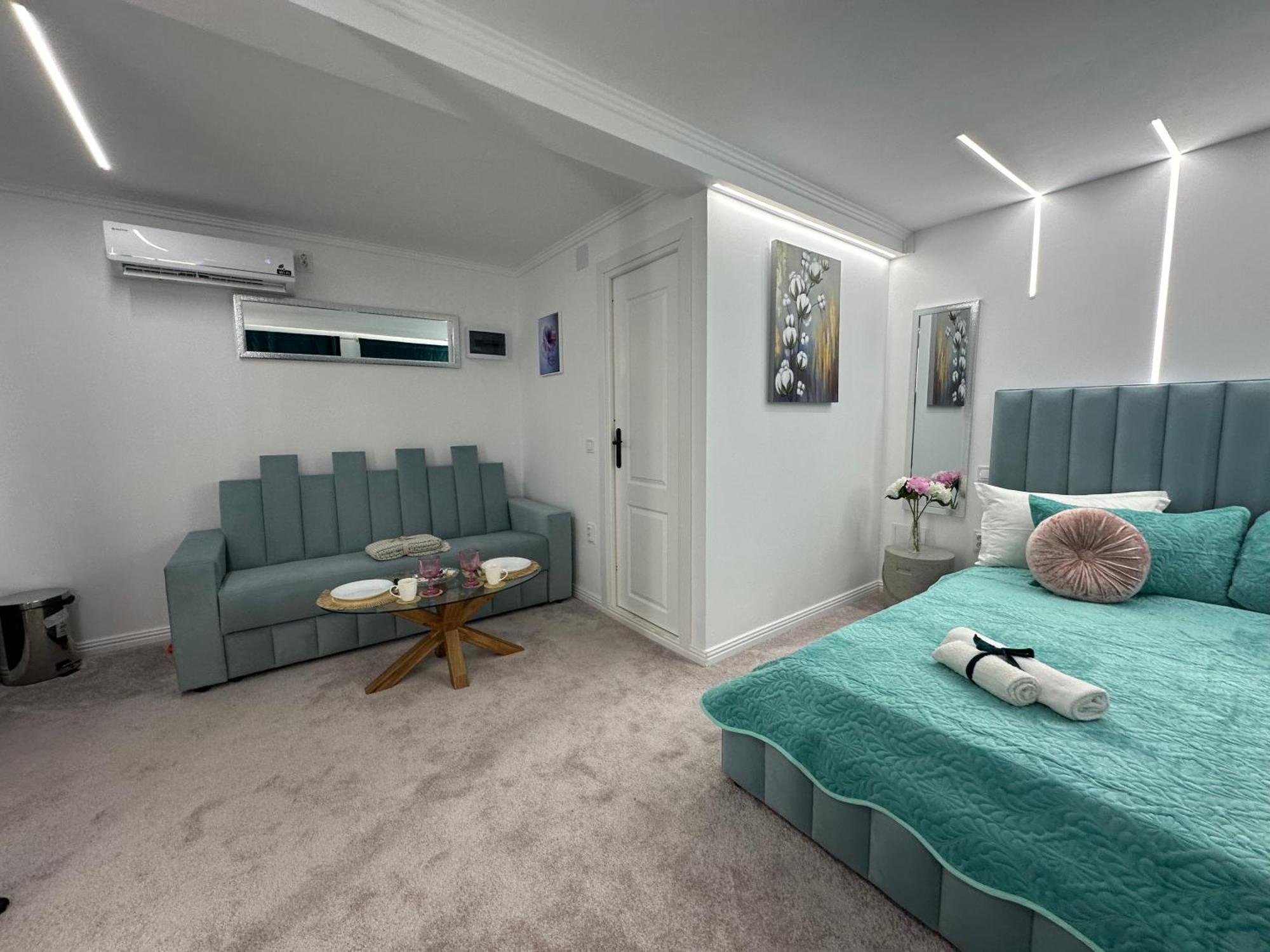 Elegant Escape Central Studio Craiova Exterior photo